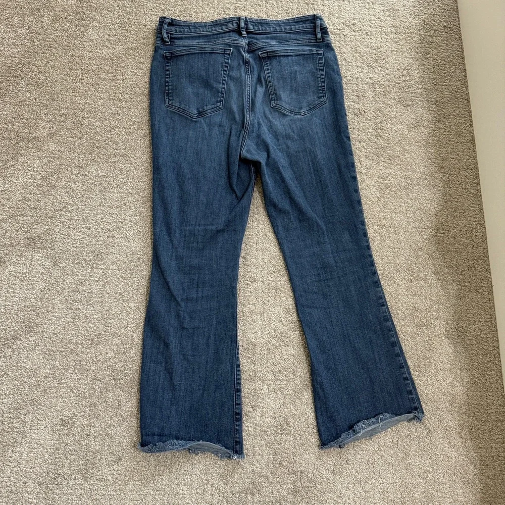 FRAME Le Crop Mini Boot High Rise Raw Hem Jeans Women's Size 30 Denim Dark Wash - Picture 10 of 10